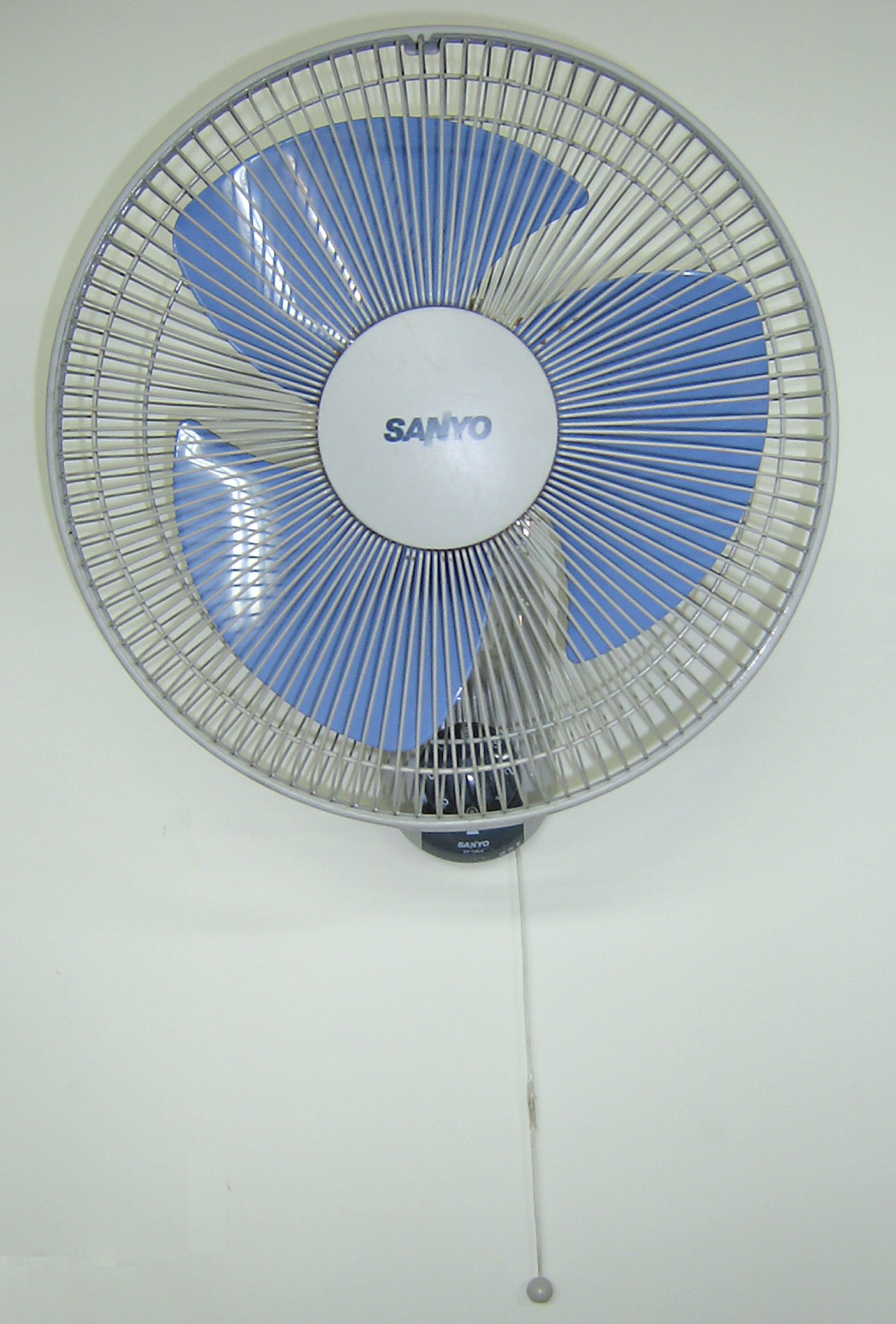 「三洋」 ( SANYO )牌掛牆式電風扇(型號: EF-12KA ) 「三洋」 ( SANYO )牌掛牆式電風扇(型號: EF-12KA )