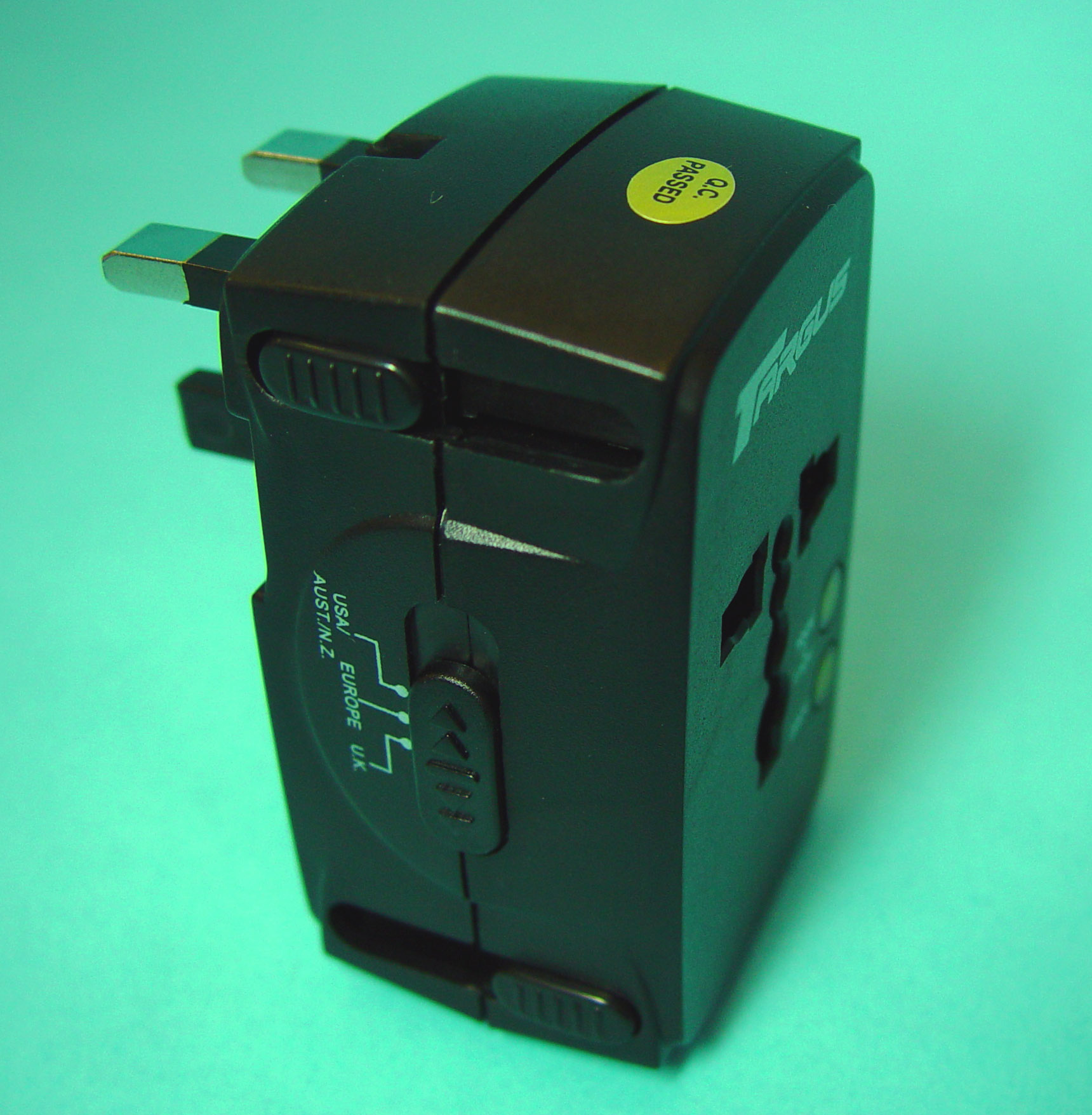 "Targus" universal adaptors (model no. PA033 followed by B, U, C, E, BX, Y001X or Y002X) "Targus" universal adaptors (model no. PA033 followed by B, U, C, E, BX, Y001X or Y002X)