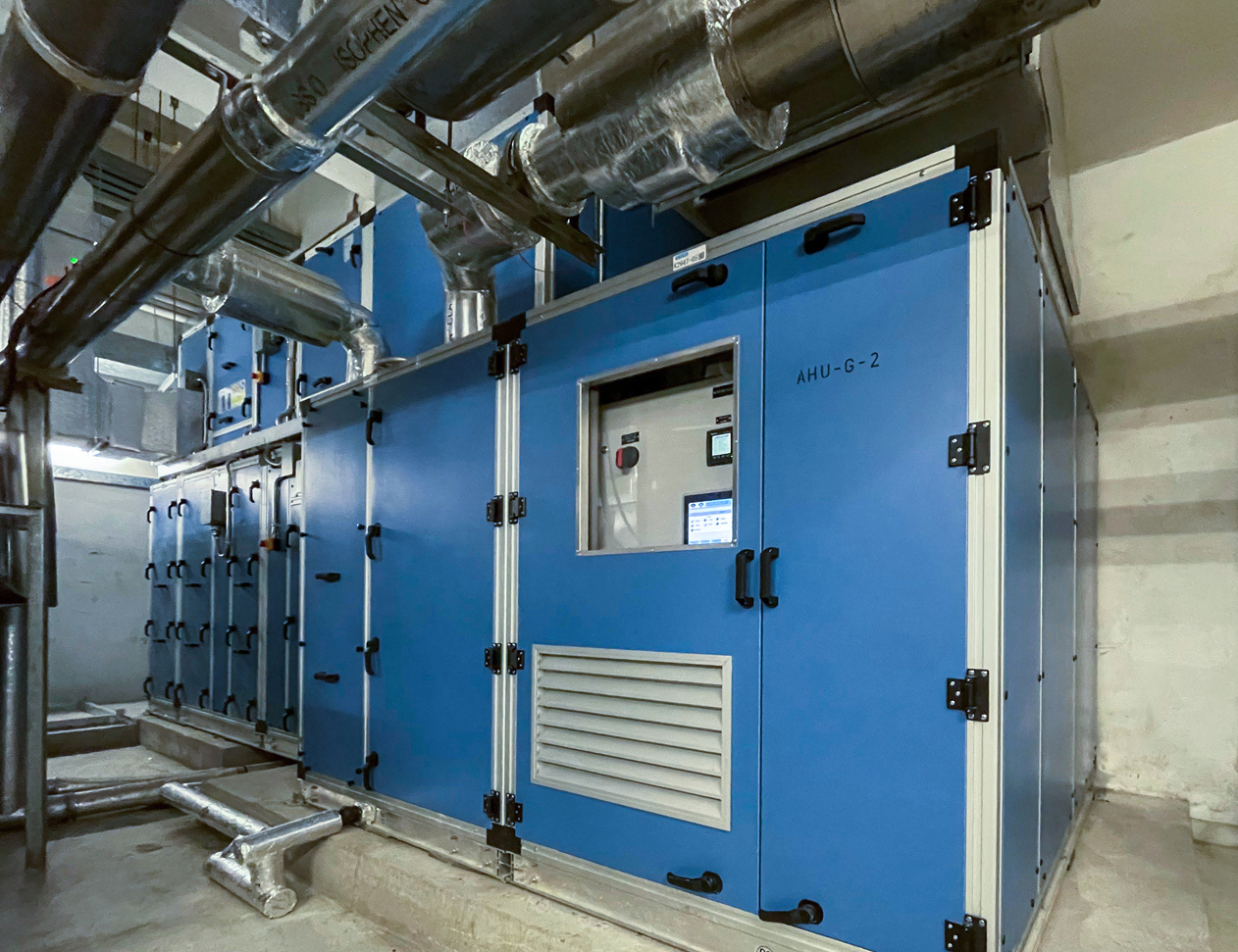 是次更換空氣處理機組工程採用了「機電裝備合成法」。