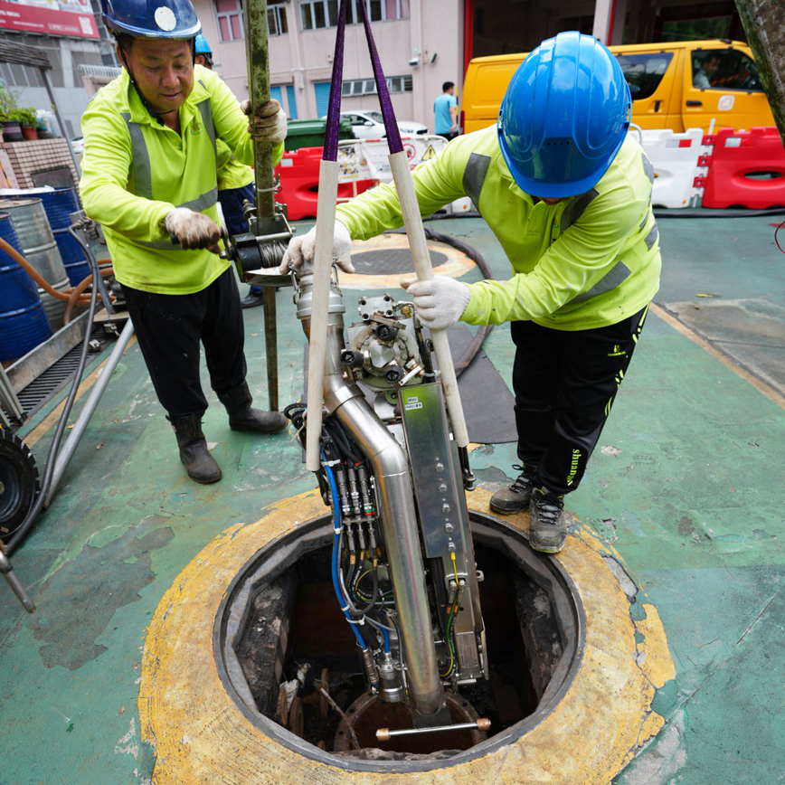 引入防爆機械人　清洗地下油缸更安全便捷 | Introduction of Explosion-proof Robot to Clean Underground Fuel Tanks More Safely and Efficiently