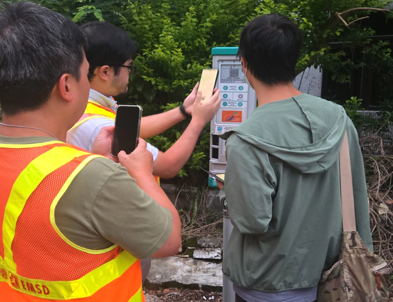 團隊在全港各區進行抽查，確保系統在更新後運作正常。